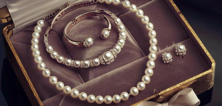 Dlaczego biżuteria z perłami znika ze sklepów?