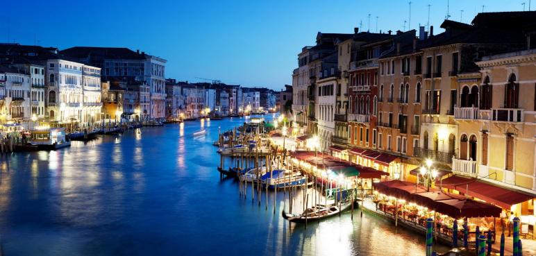 Wenecja – miasto zaślubione Adriatykowi. Zwiedzaj świat razem z Top Podróże!
