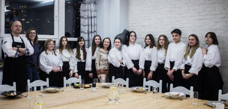 Za tymi drzwiami uczy się przyszłość szczecińskiej gastronomii 