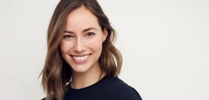 Pierwsze siwe włosy - jak je skutecznie pofarbować?